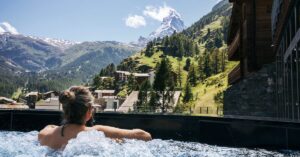 A jacuzzi adjacent to THE OMNIA’s wellness area offers terrific views of the Matterhorn in Zermatt, Switzerland. Photo courtesy of THE OMNIA