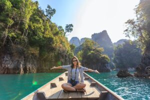 Happy traveler. Photo by Te lensFix, Pexels