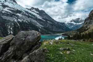 Lake in Switzerland. Photo by Pascal Debrunner, Unsplash