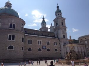 The fountain can be found in Residenzplaz Square.